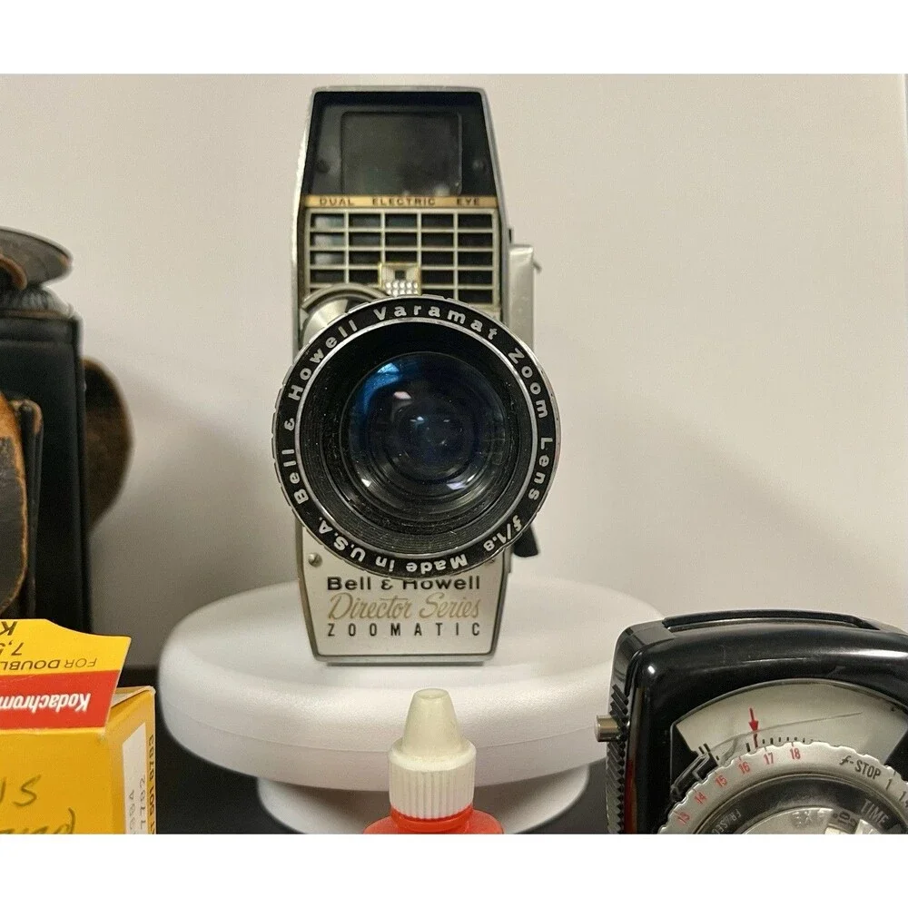 Bell & Howell Director Series 8mm Zoomatic Camera- Functional* With Belding Case